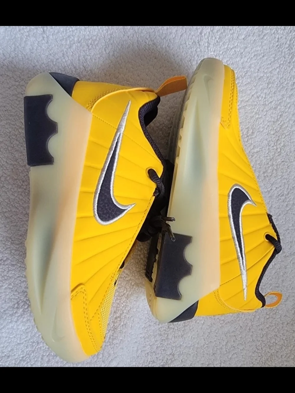 Nike Kids' Yellow & Navy Low-Top Sneakers Size 12C